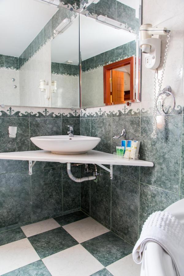 Alexios Hotel Янина Экстерьер фото