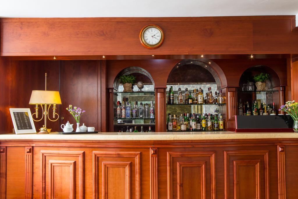 Alexios Hotel Янина Экстерьер фото
